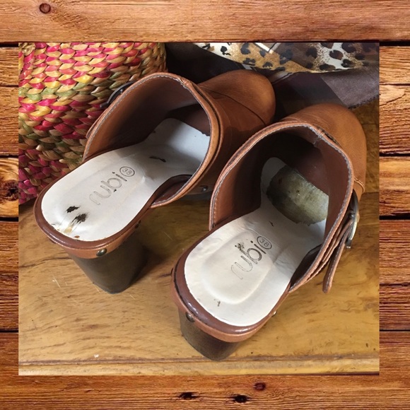 Retro funky platform clogs! - Picture 10 of 12